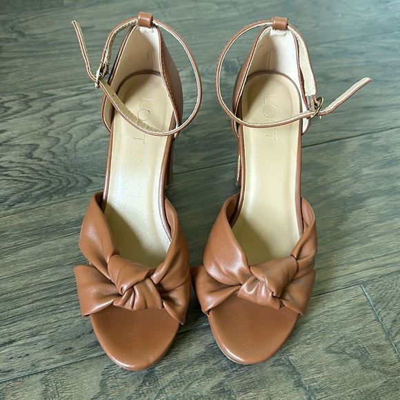 The Loft Top Knot Platform Heels - Picture 3 of 7